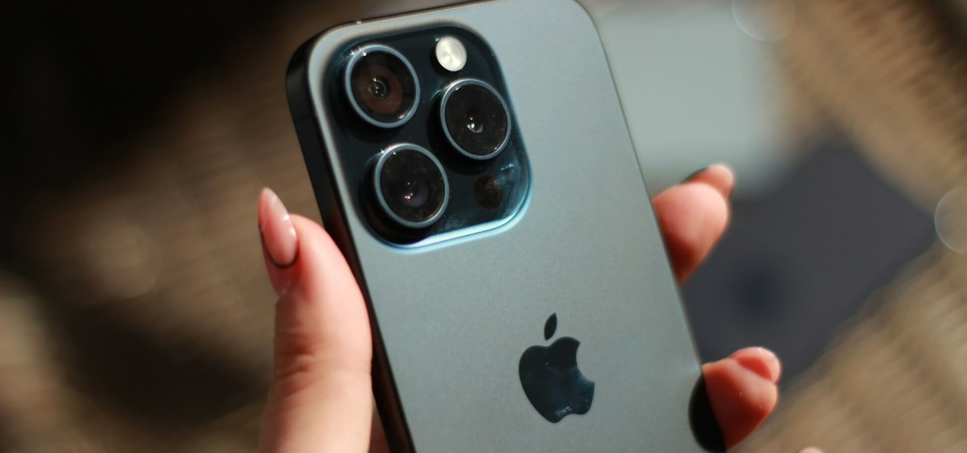 Jaka ładowarka do iPhone 15, 15 Plus, 15 Pro i Pro max? Sprawdź polecane modele